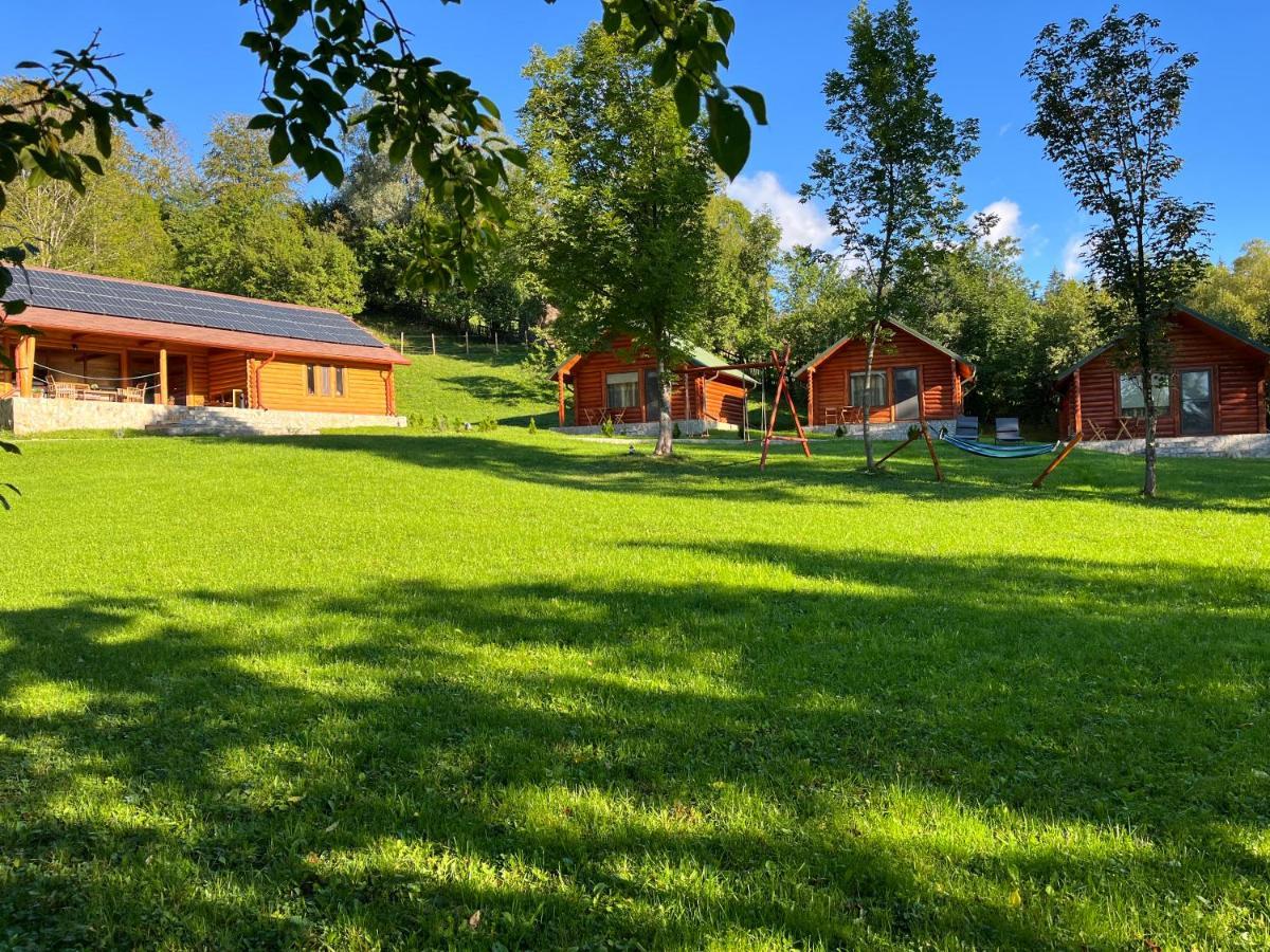 Complex Turistic Traisteni Din Valea Doftanei *