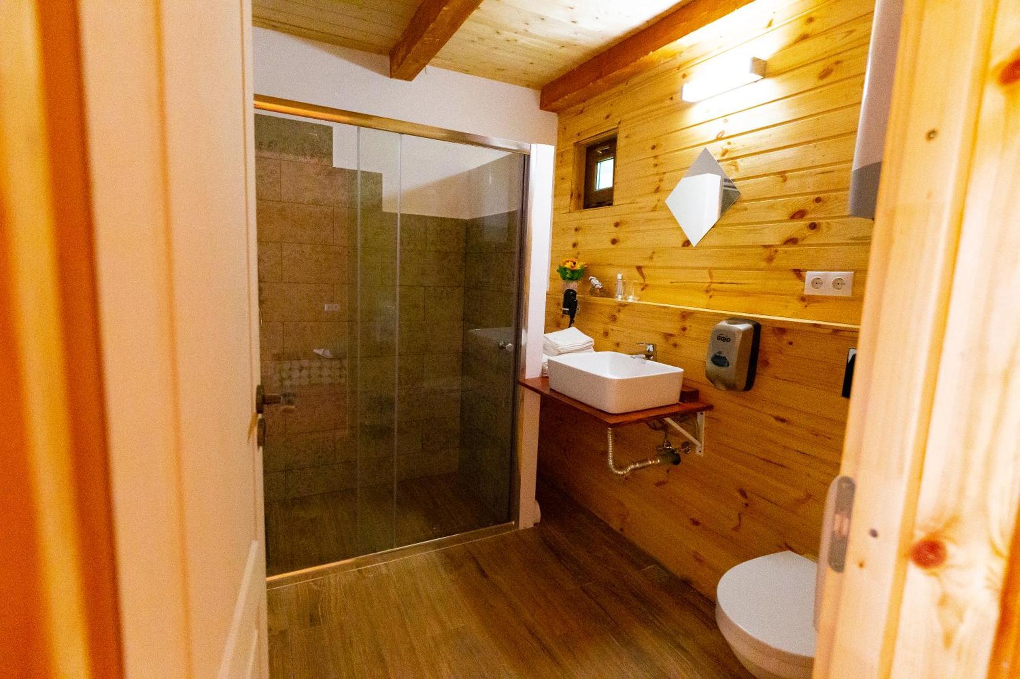 Complex Turistic Traisteni Din Valea Doftanei Campsite *